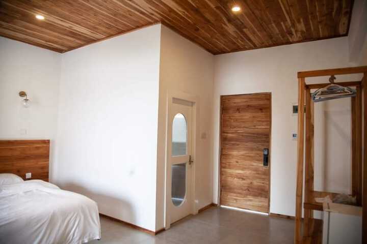 Room 4 of 22