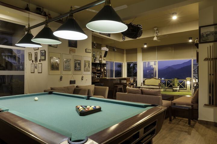 Hotel with Pool