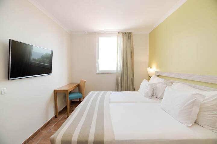 Room 14 of 50