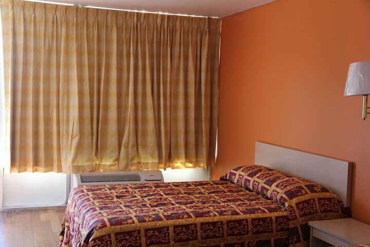 1 King Bed (14 of 14)