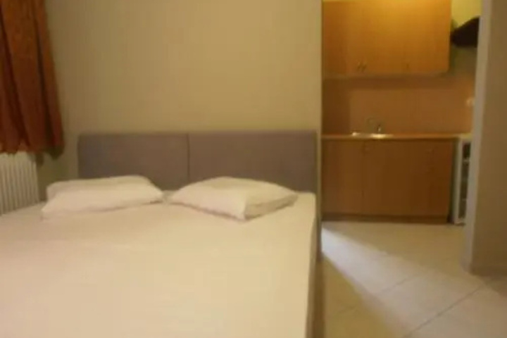Room 5 of 12