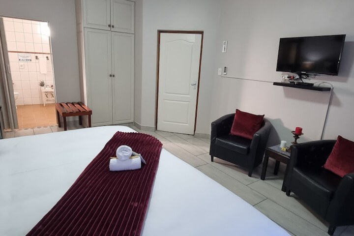 Room 9 of 143