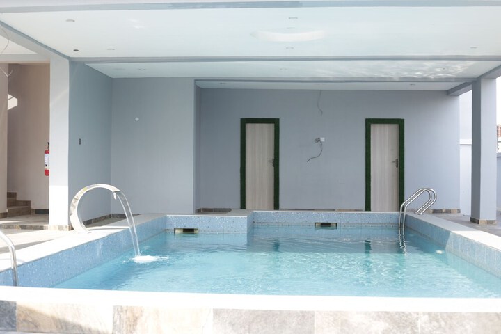 Pool 34 of 44