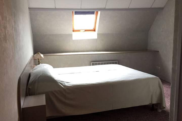 Room 12 of 34