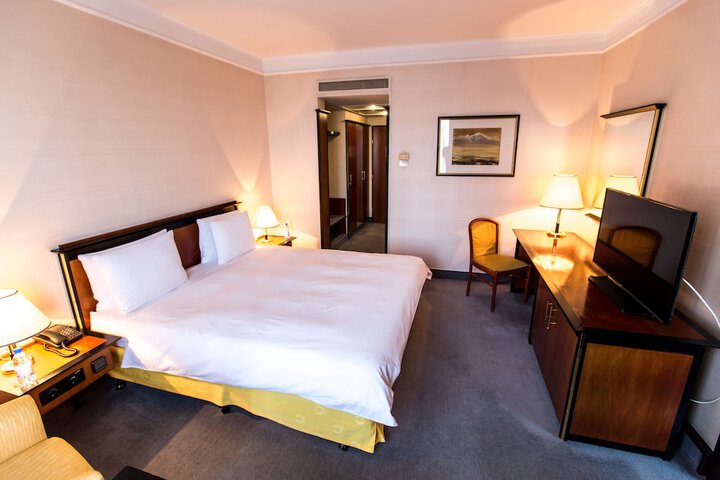 Room 18 of 82
