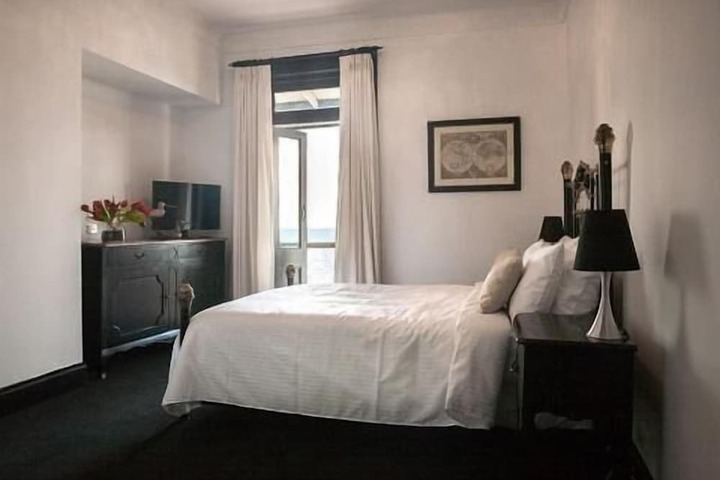Room 3 of 23