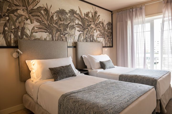 Room 25 of 280