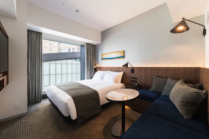 Room 4 of 72
