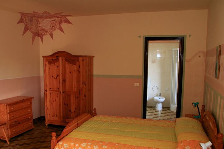 Room 10 of 37