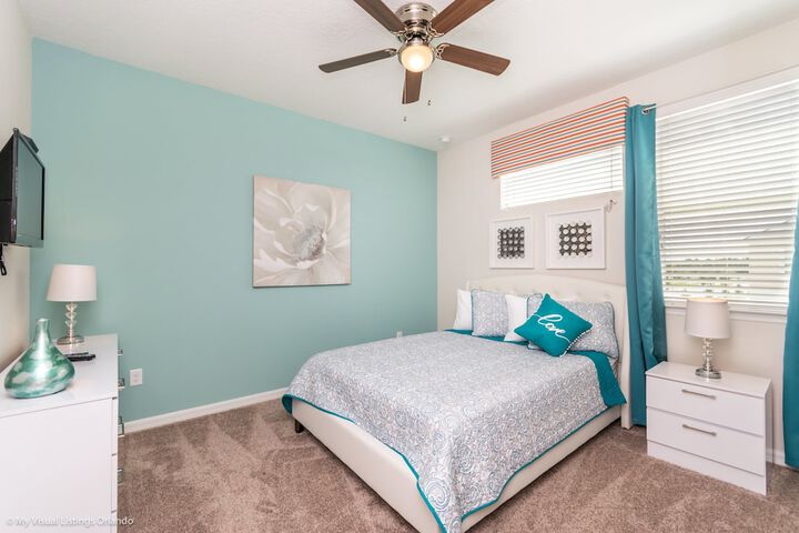 Room 4 of 52
