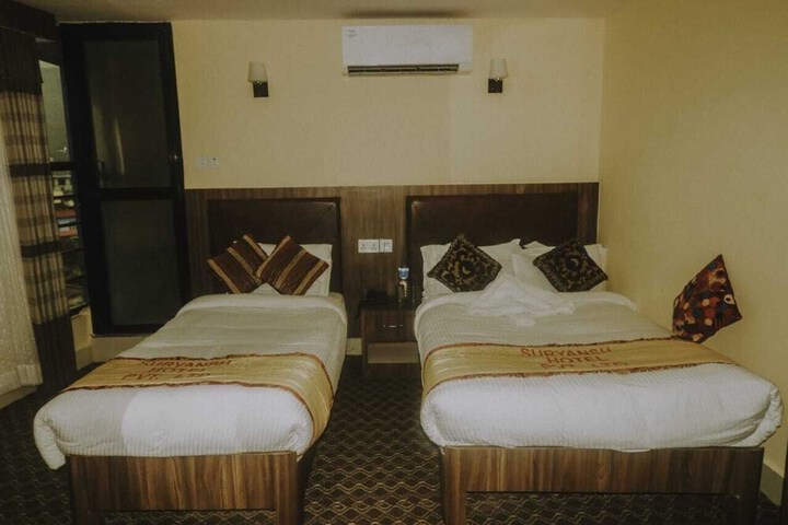 Room 7 of 14