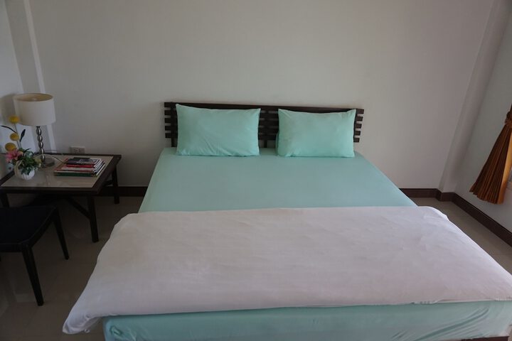 Room 6 of 31