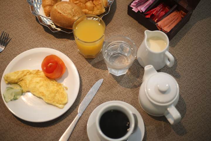 Breakfast/Coffee Service 56 of 86