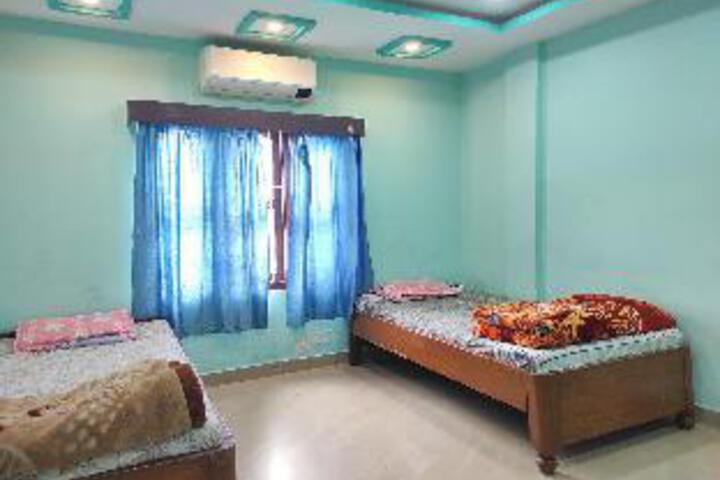 Room 3 of 11