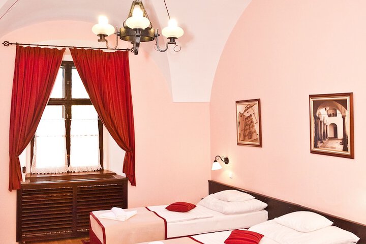 Room 5 of 67