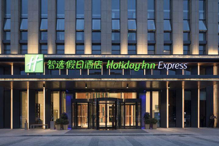 Hotel 64 of 66