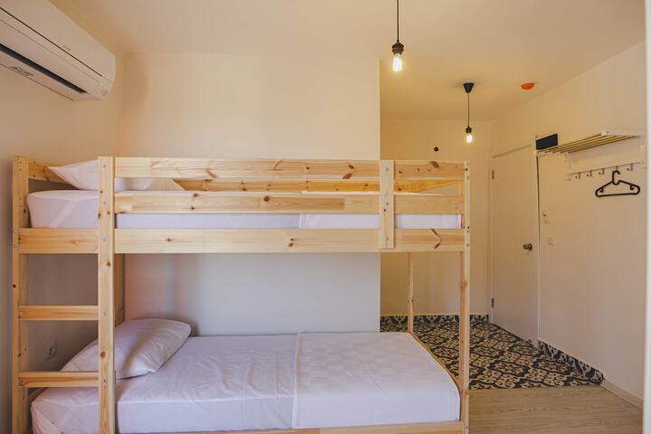 Room 40 of 135