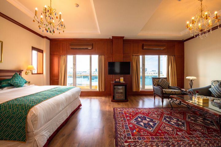 Room 30 of 74