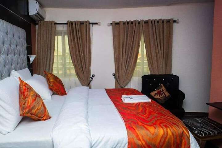 Room 9 of 20