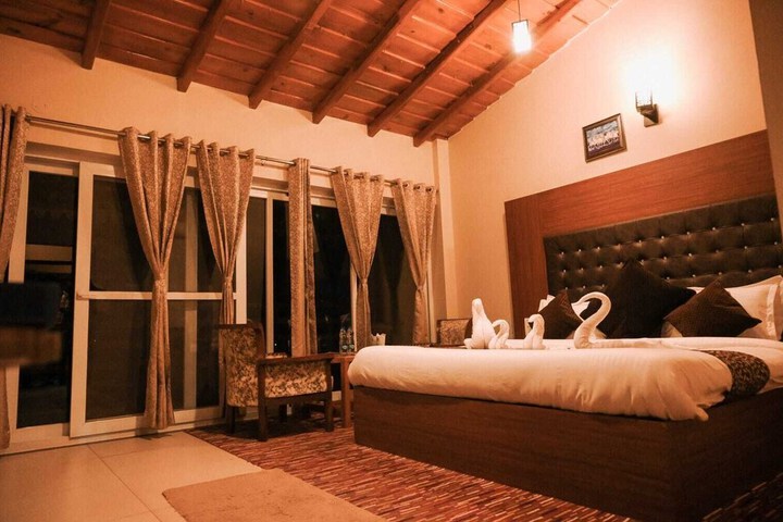 Room 6 of 28