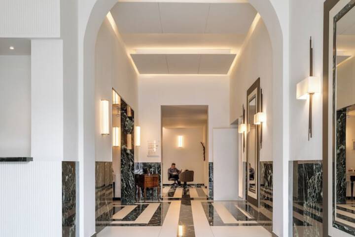 Guest Lobby