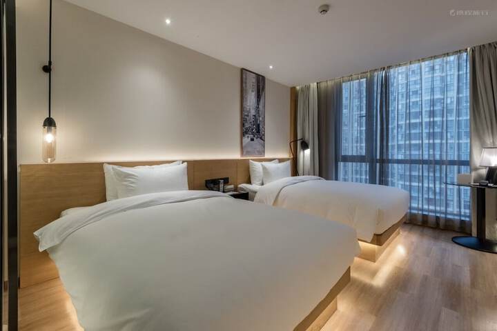 Room 13 of 43