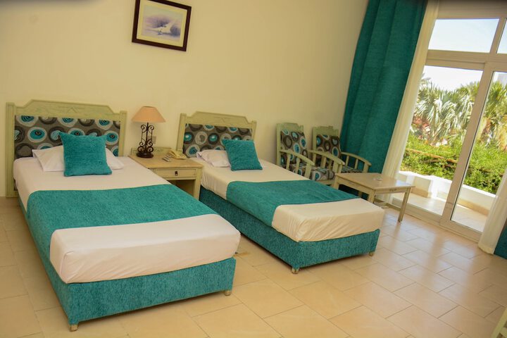 Room 15 of 90