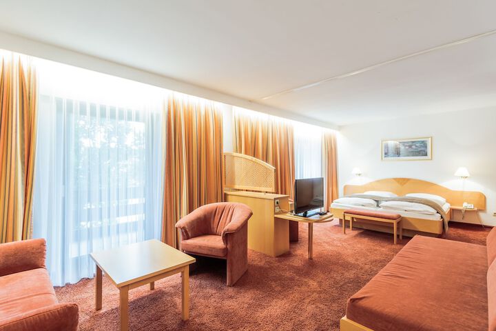 Room 6 of 35
