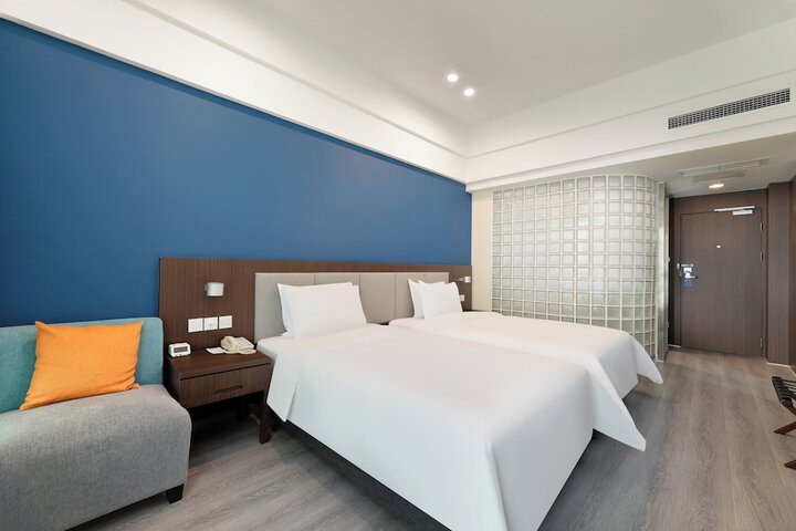 Room 15 of 58