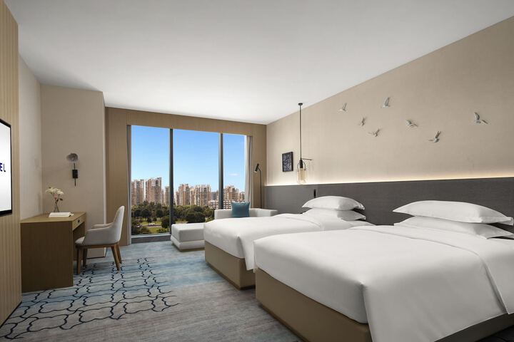 Room 6 of 35