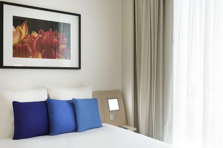 Room 16 of 103