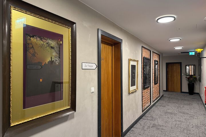 Ballroom/Hall 123 of 136