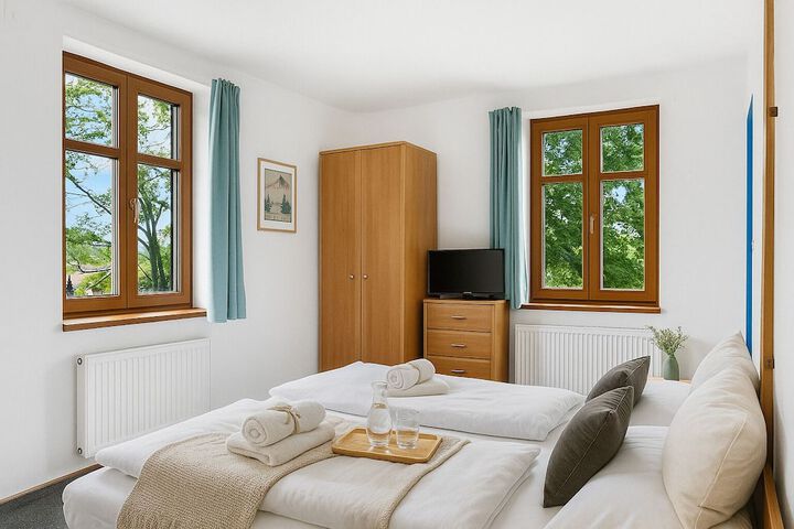 Room 10 of 42