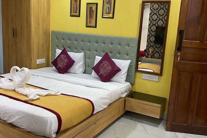 Room 5 of 30