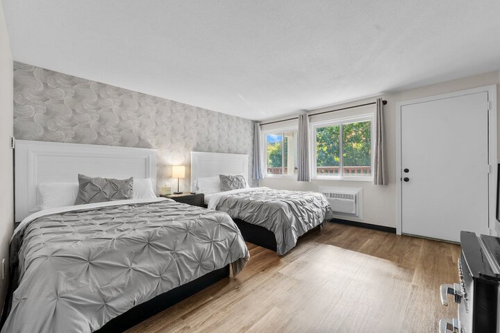 Room 21 of 77