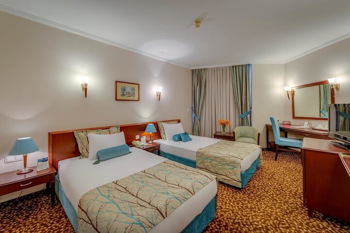 Room 20 of 107