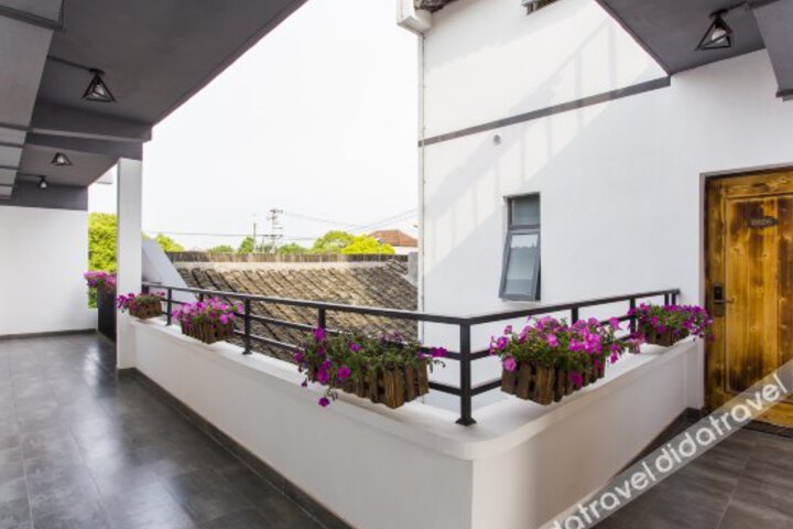 General 8 of 20