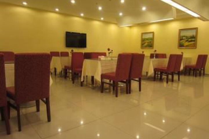 Dining 60 of 61