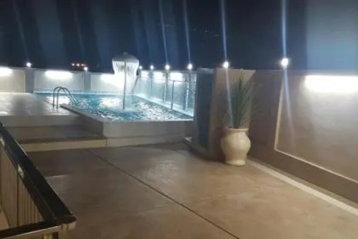 Pool 18 of 35