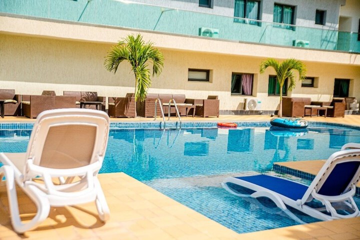 Pool 38 of 52