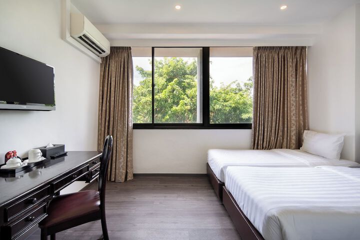 Room 7 of 14