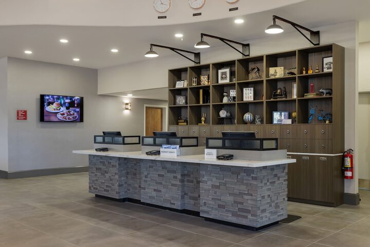Concierge desk