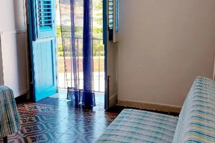 Room 8 of 15