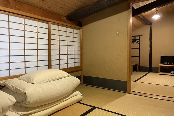 Room 8 of 48