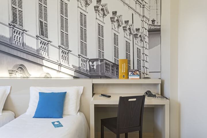 Room 10 of 49