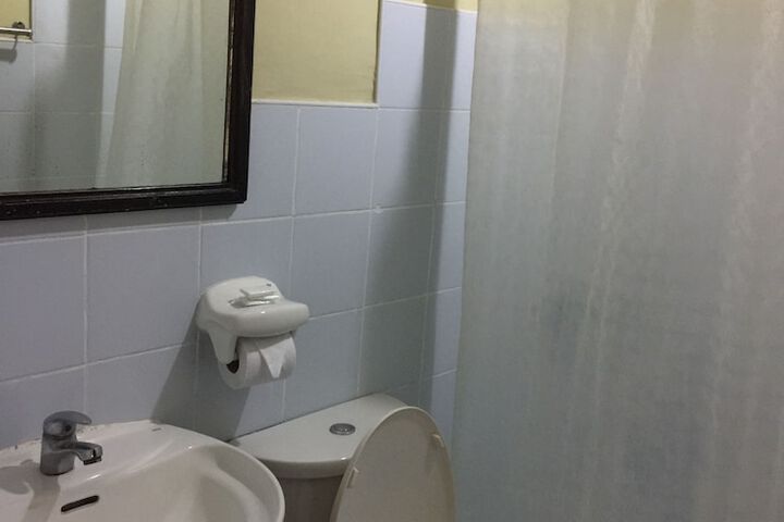 Room 16 of 29