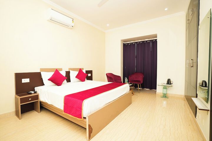 Room 13 of 29