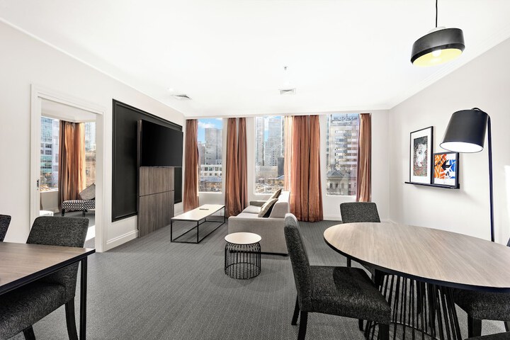 Room 22 of 37