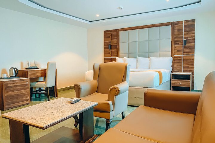Room 10 of 20