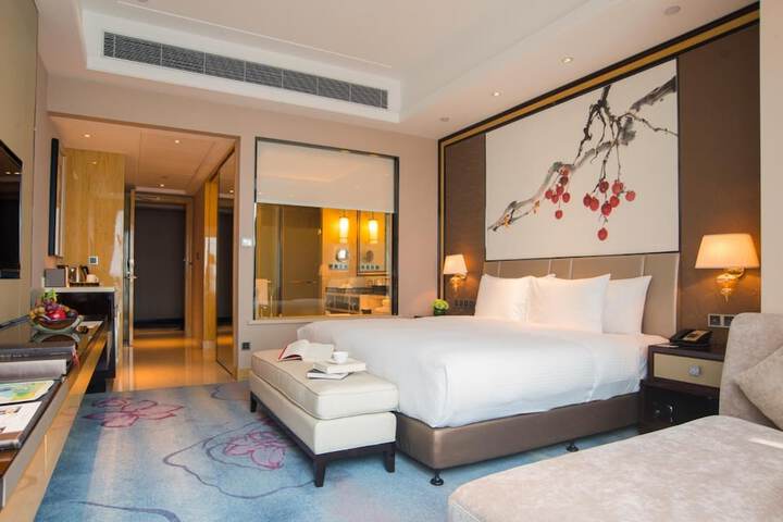 Room 3 of 41